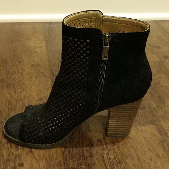 Lucky Brand Lakyn Suede Peep Toe - Black - Picture 3 of 7